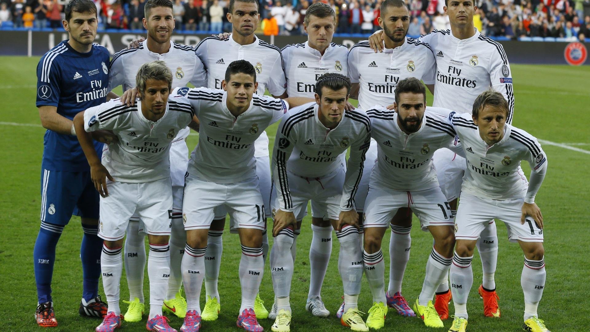 字母哥统治篮下雄鹿胜魔术，字母哥在雄鹿打什么位置